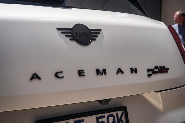 2025 MINI Aceman JCW E Favoured