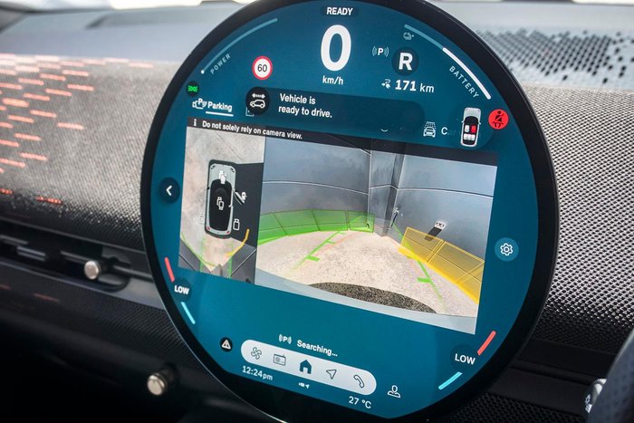 2025 MINI Aceman JCW E Favoured