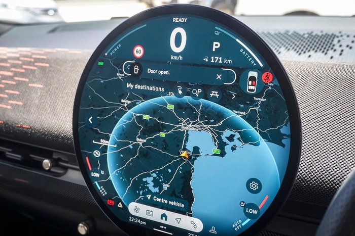 2025 MINI Aceman JCW E Favoured