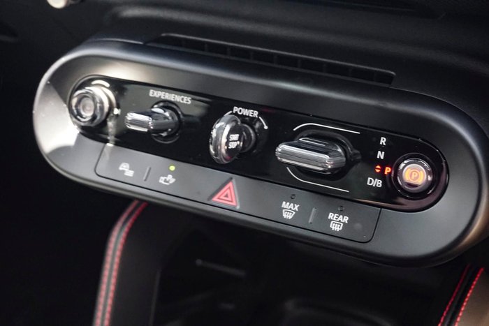 2025 MINI Aceman JCW E Favoured