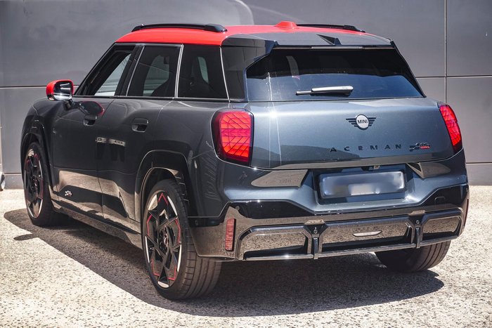 2025 MINI Aceman JCW E Favoured
