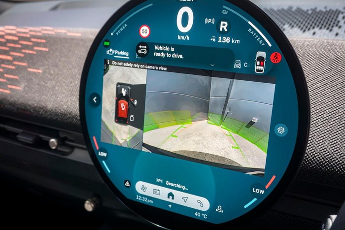 2025 MINI Aceman JCW E Favoured