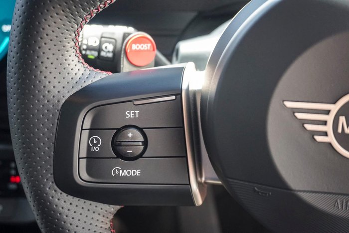 2025 MINI Aceman JCW E Favoured