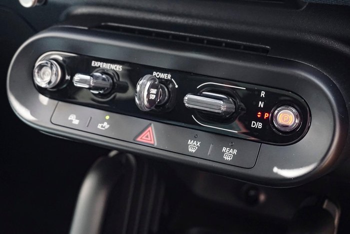 2024 MINI Aceman SE Favoured