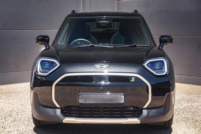 2024 MINI Aceman SE Favoured