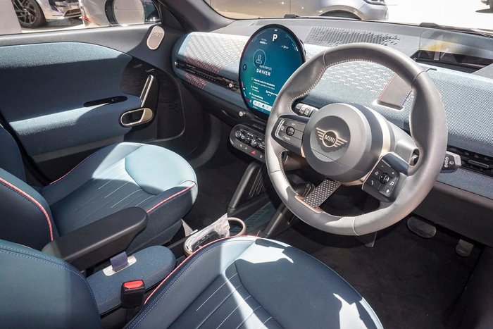 2024 MINI Aceman SE Favoured