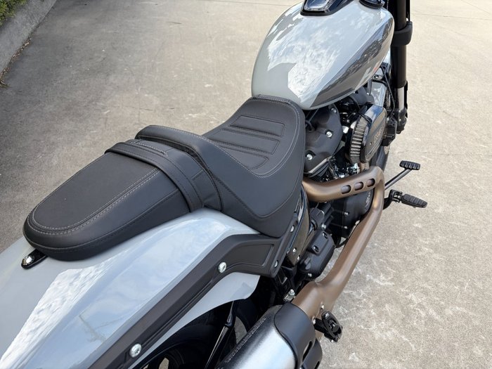2024 HARLEY-DAVIDSON FXFBS FAT BOB (114) Grey