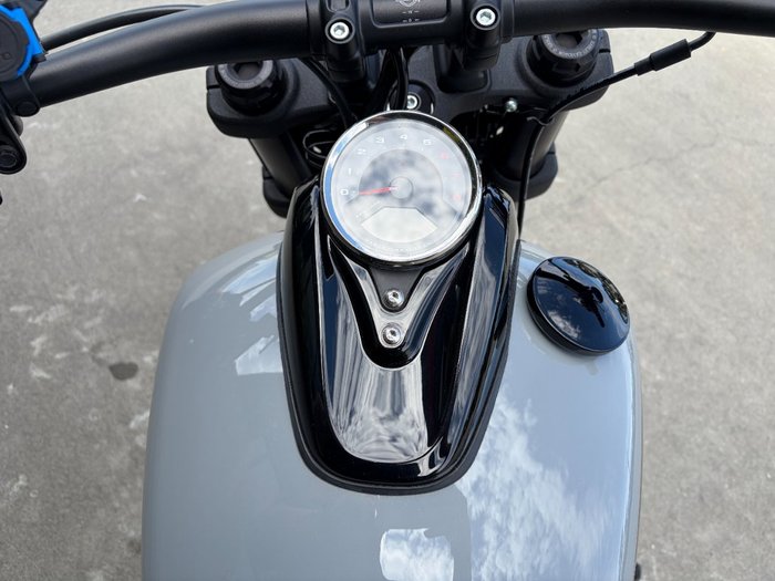 2024 HARLEY-DAVIDSON FXFBS FAT BOB (114) Grey