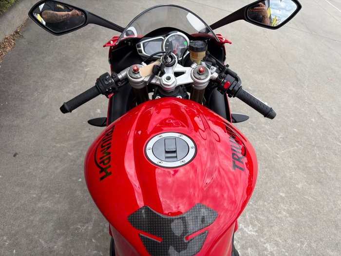 2015 Triumph DAYTONA 675 Red