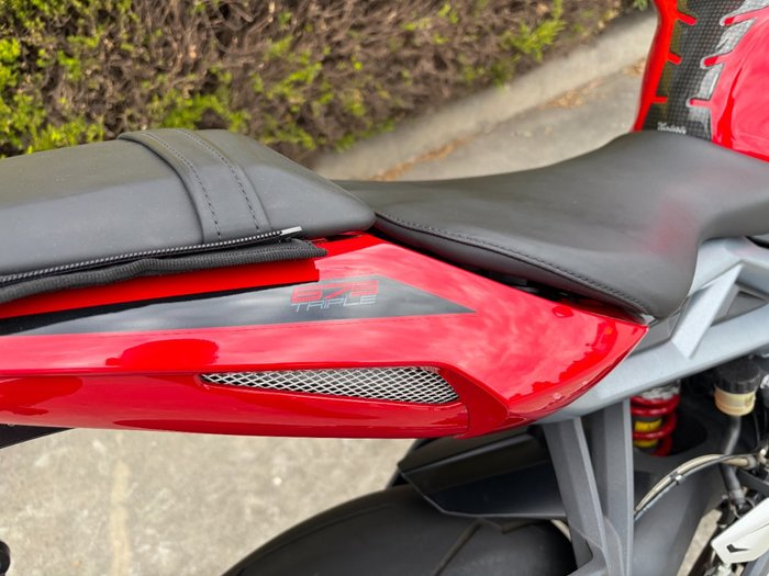 2015 Triumph DAYTONA 675 Red