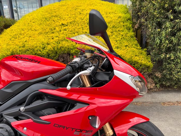 2015 Triumph DAYTONA 675 Red