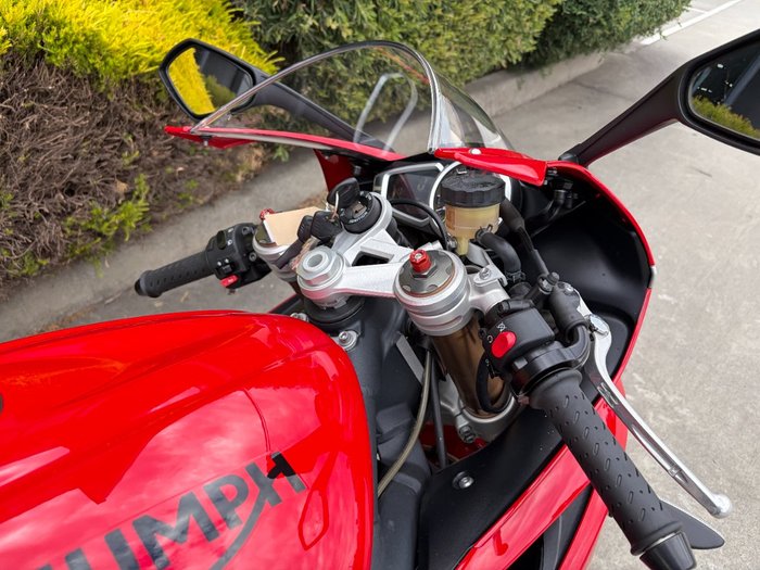 2015 Triumph DAYTONA 675 Red