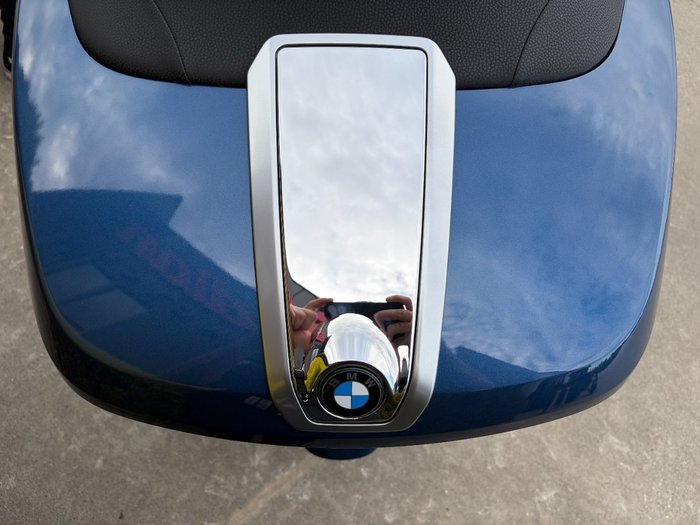 2024 BMW Motorrad R 18 TRANSCONTINENTAL Blue