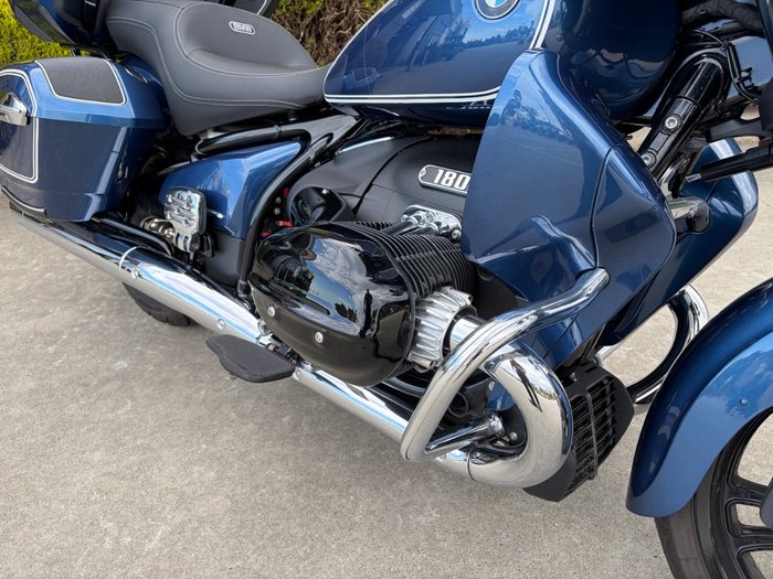 2024 BMW Motorrad R 18 TRANSCONTINENTAL Blue