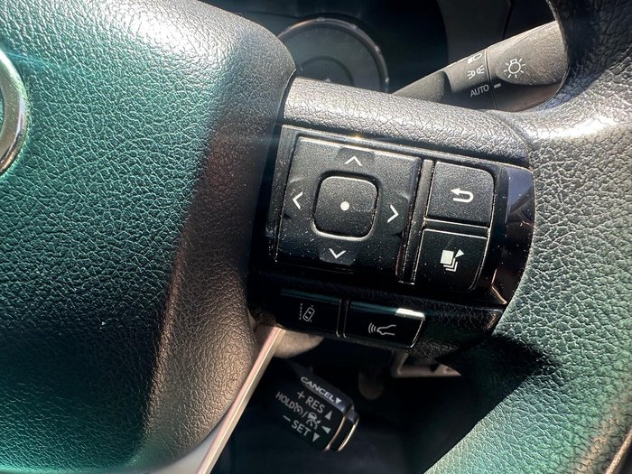 2022 Toyota Hilux SR