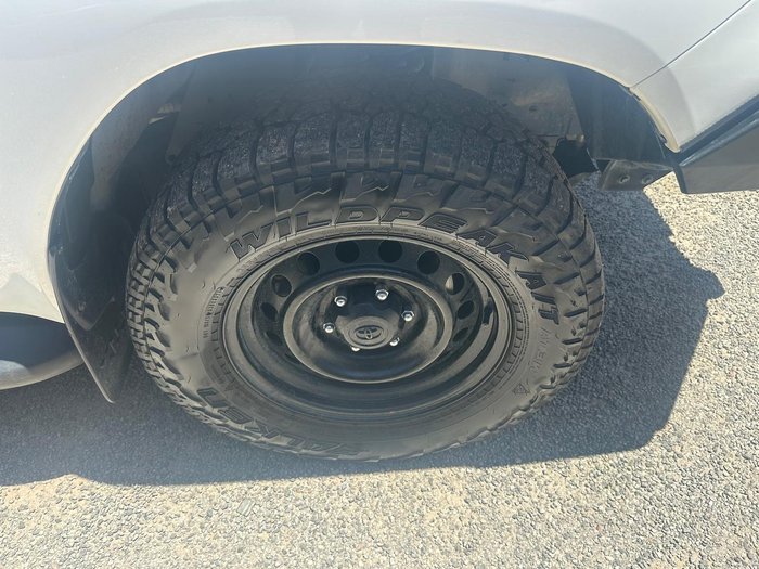 2022 Toyota Hilux SR