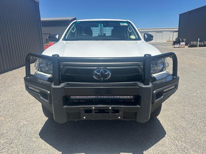 2022 Toyota Hilux SR