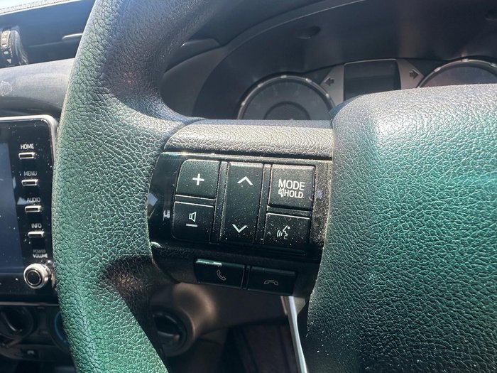 2022 Toyota Hilux SR