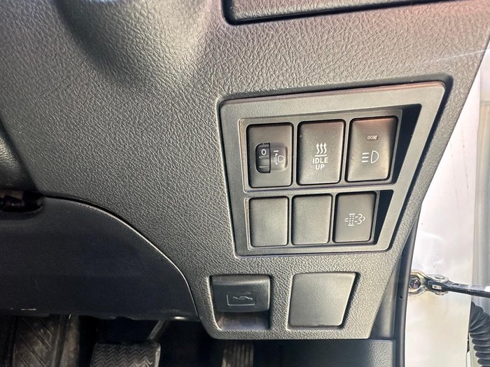 2022 Toyota Hilux SR