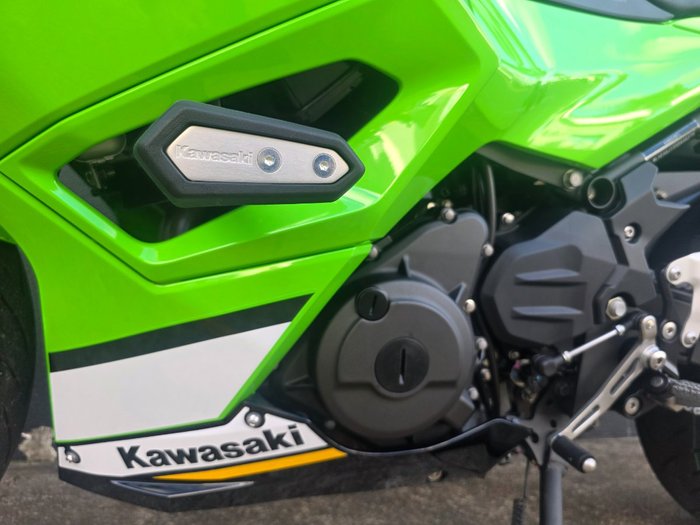 2025 Kawasaki NINJA 500 GREEN