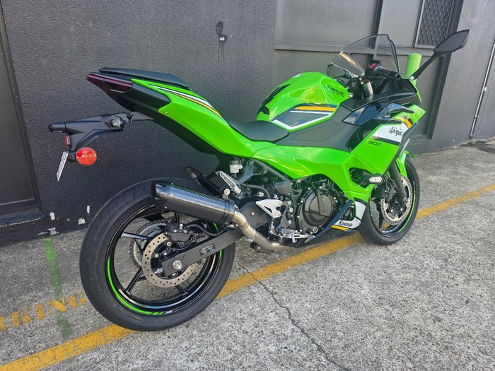 2025 Kawasaki NINJA 500 GREEN