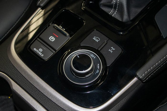 2025 Isuzu MU-X LS-T