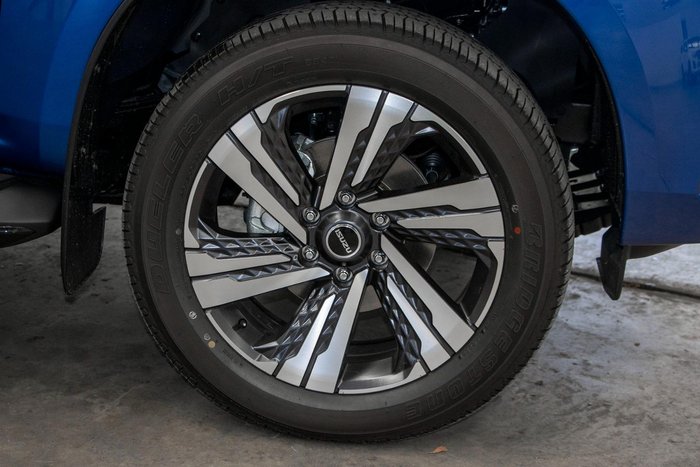 2025 Isuzu MU-X LS-T