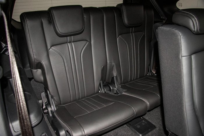 2025 Isuzu MU-X LS-T