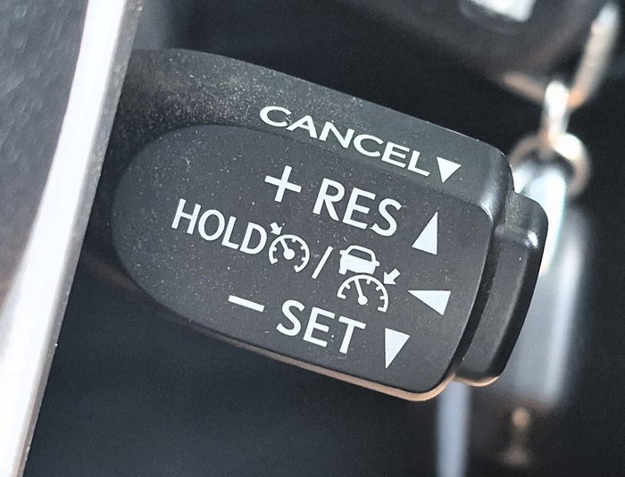 2020 Toyota Hilux SR