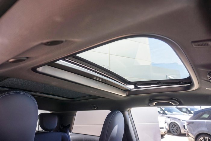 2024 MINI Cooper C Favoured