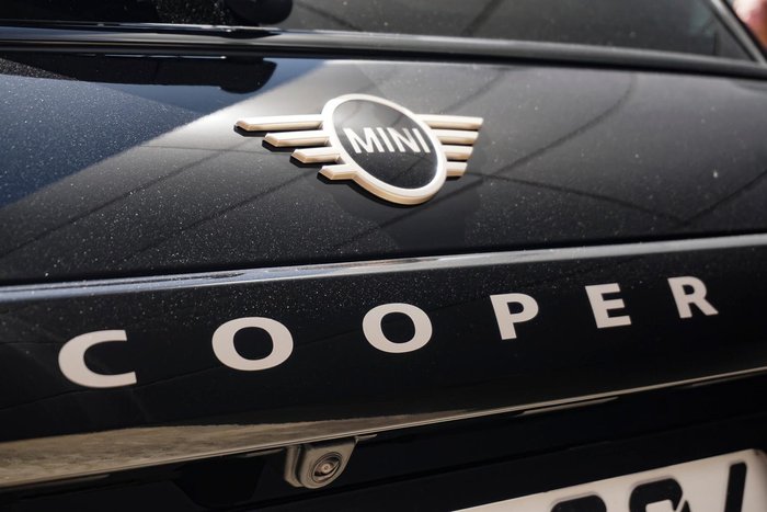 2024 MINI Cooper C Favoured