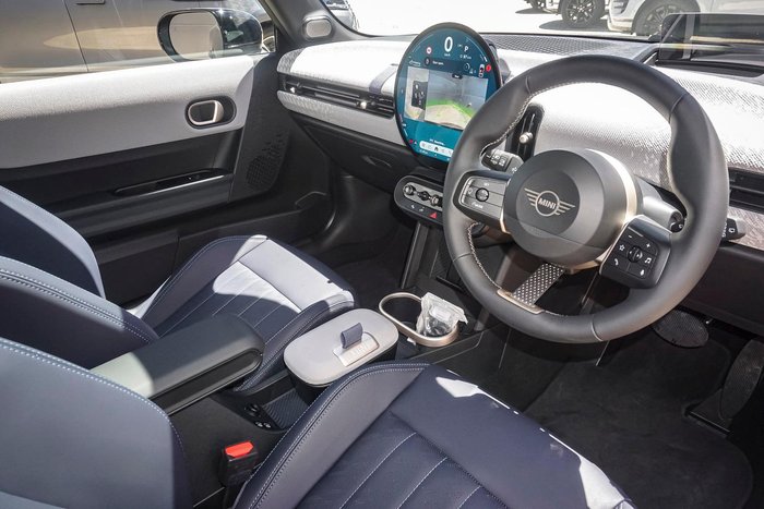 2024 MINI Cooper C Favoured