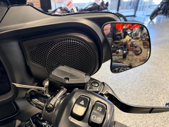 2025 Harley-Davidson Street Glide 117 (FLHX) Touring Black