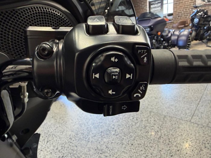 2025 Harley-Davidson Street Glide 117 (FLHX) Touring Black