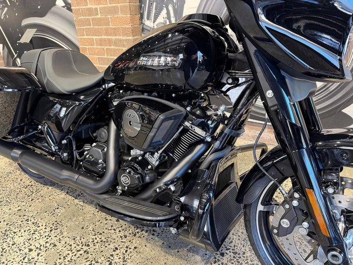2025 Harley-Davidson Street Glide 117 (FLHX) Touring Black