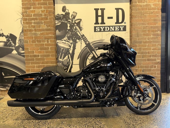 2025 Harley-Davidson Street Glide 117 (FLHX) Touring Black