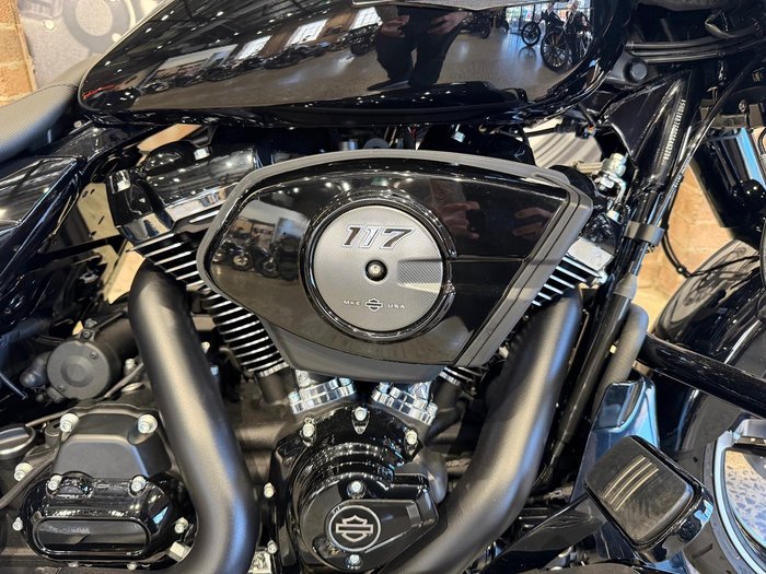2025 Harley-Davidson Street Glide 117 (FLHX) Touring Black