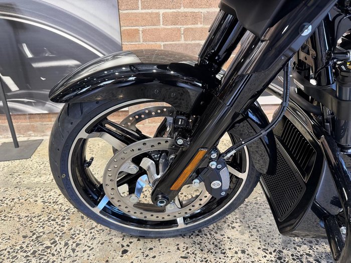 2025 Harley-Davidson Street Glide 117 (FLHX) Touring Black