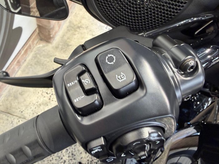 2025 Harley-Davidson Street Glide 117 (FLHX) Touring Black