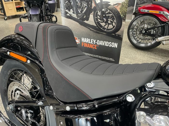 2025 Harley-Davidson Street Bob 117 (FXBB) Softail Black