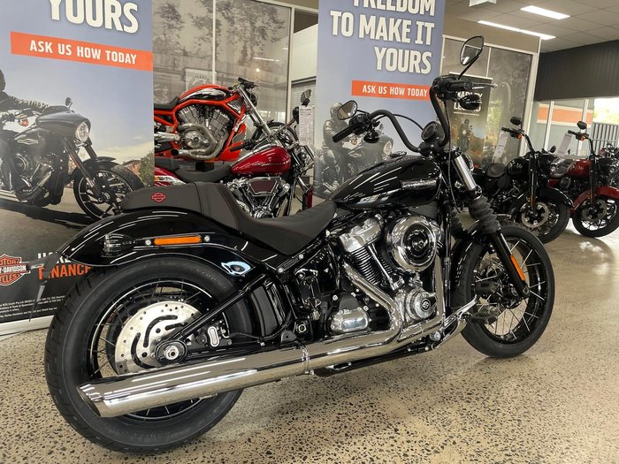 2025 Harley-Davidson Street Bob 117 (FXBB) Softail Black