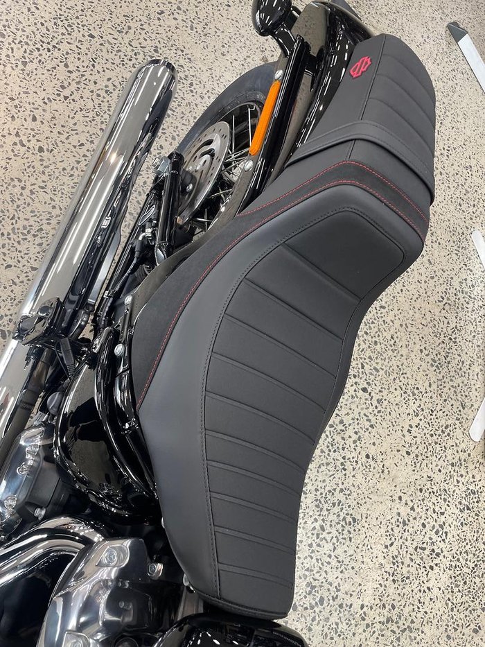 2025 Harley-Davidson Street Bob 117 (FXBB) Softail Black