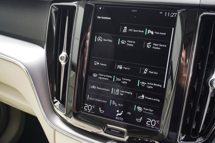 2021 Volvo XC60 T5 Momentum