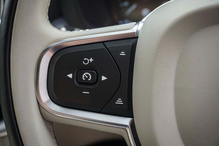 2021 Volvo XC60 T5 Momentum