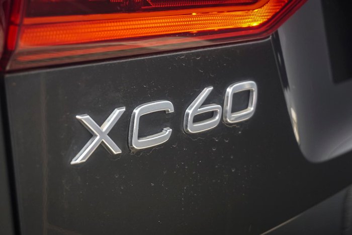 2021 Volvo XC60 T5 Momentum