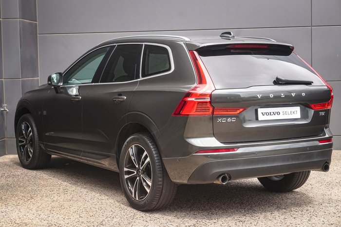 2021 Volvo XC60 T5 Momentum