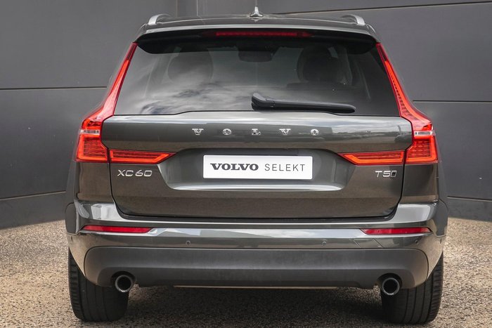 2021 Volvo XC60 T5 Momentum