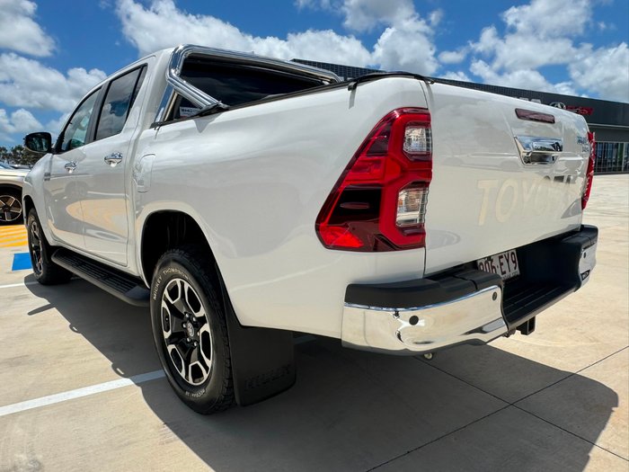 2022 Toyota Hilux SR5