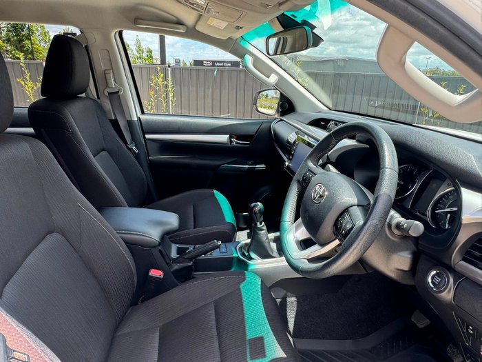 2022 Toyota Hilux SR5