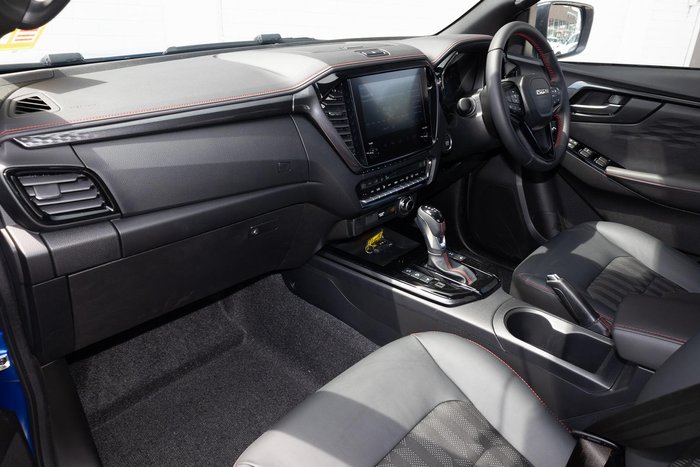 2025 Isuzu D-MAX X-TERRAIN